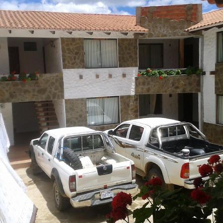 Plaza Pueblo Hotel Vallegrande エクステリア 写真