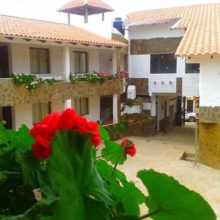 Plaza Pueblo Hotel Vallegrande エクステリア 写真