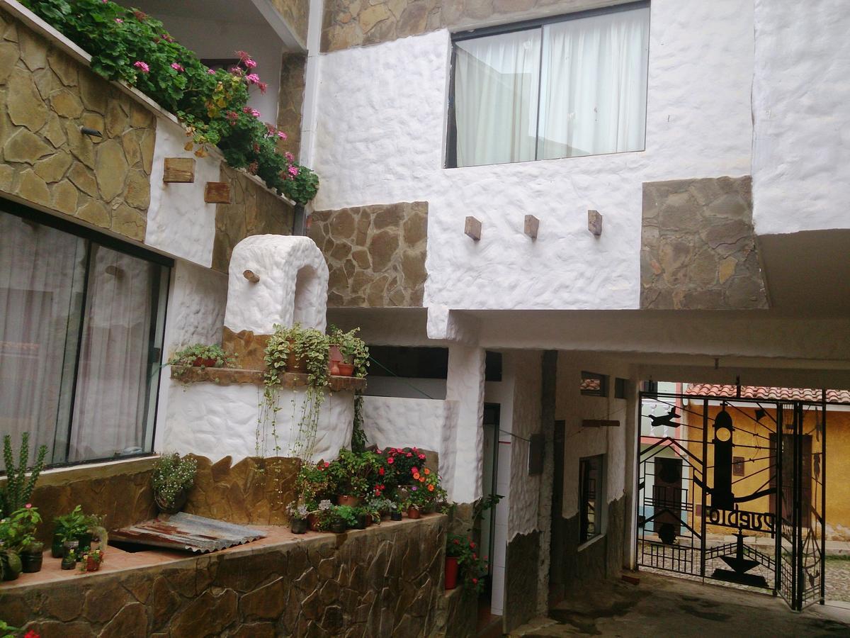 Plaza Pueblo Hotel Vallegrande エクステリア 写真
